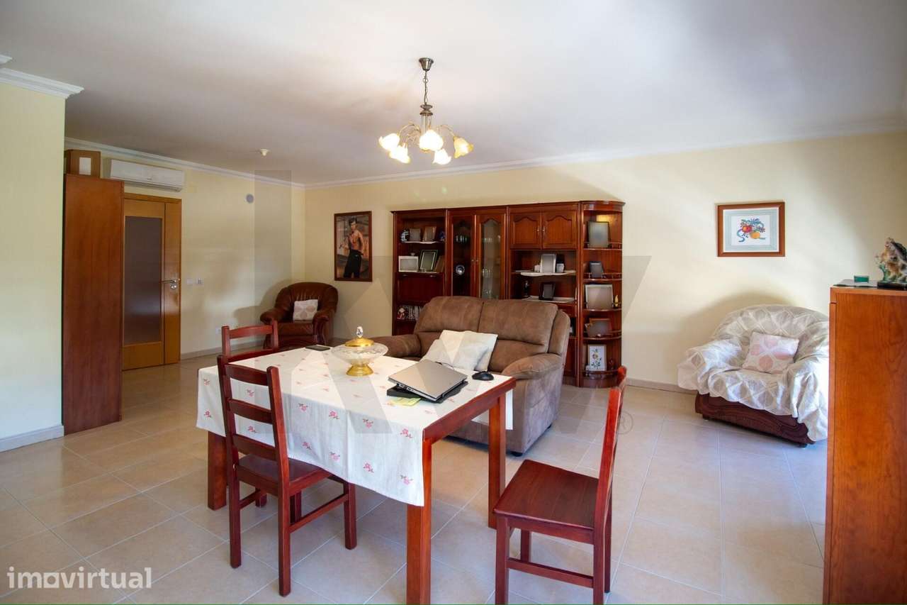 Apartamento T3 em Almeirim: 137m2 Privativos + Garagem Box Fechada com - Grande imagem: 4/26