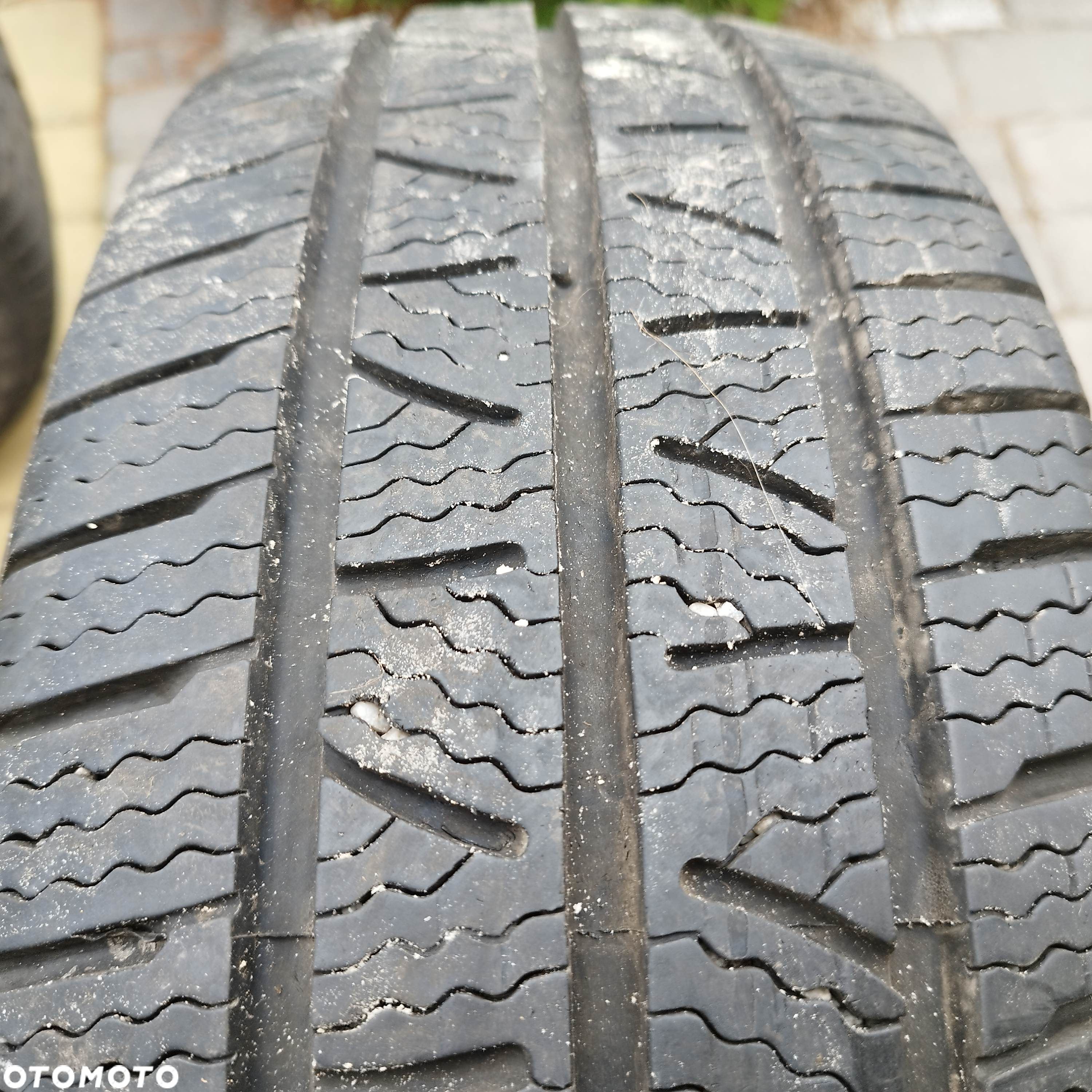 215/65/16 c pirelli carier winter - 1