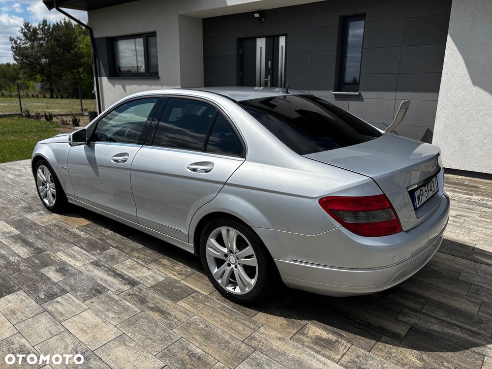 Mercedes-Benz Klasa C 180 CGI Automatik BlueEFFICIENCY Avantgarde - 2