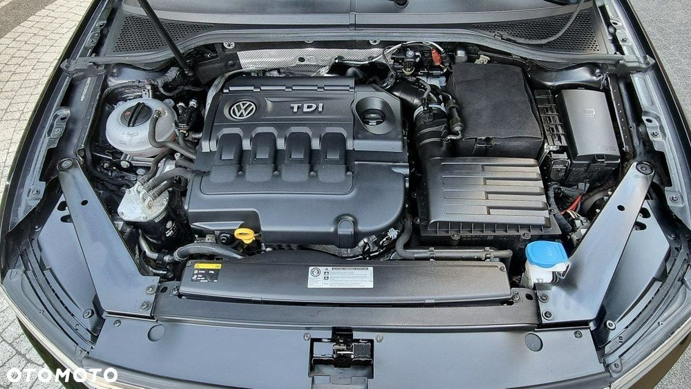 Volkswagen Passat - 11