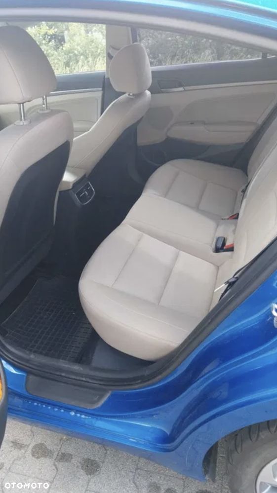 Hyundai Elantra 1.6 Style - 6