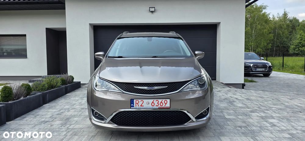 Chrysler Pacifica - 7