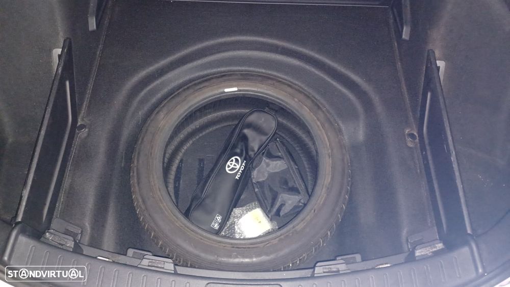 Toyota Corolla Touring Sports 1.8 Hybrid Comfort+P.Sport - 16