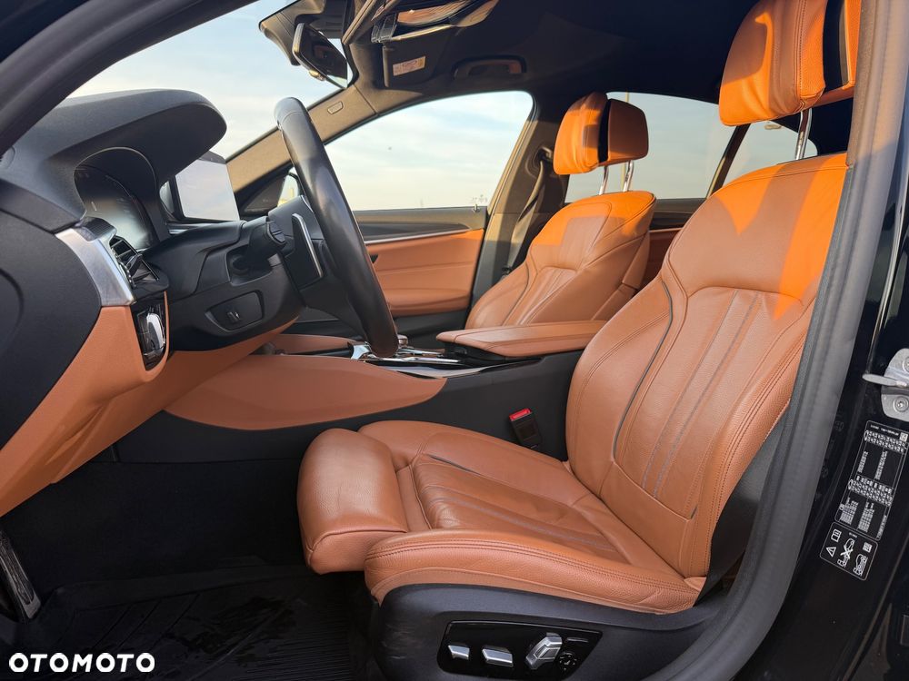 BMW Seria 5 530i xDrive GPF - 17