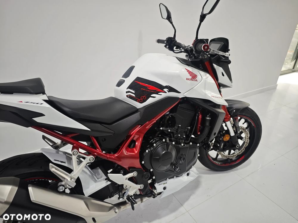 Honda Hornet - 12