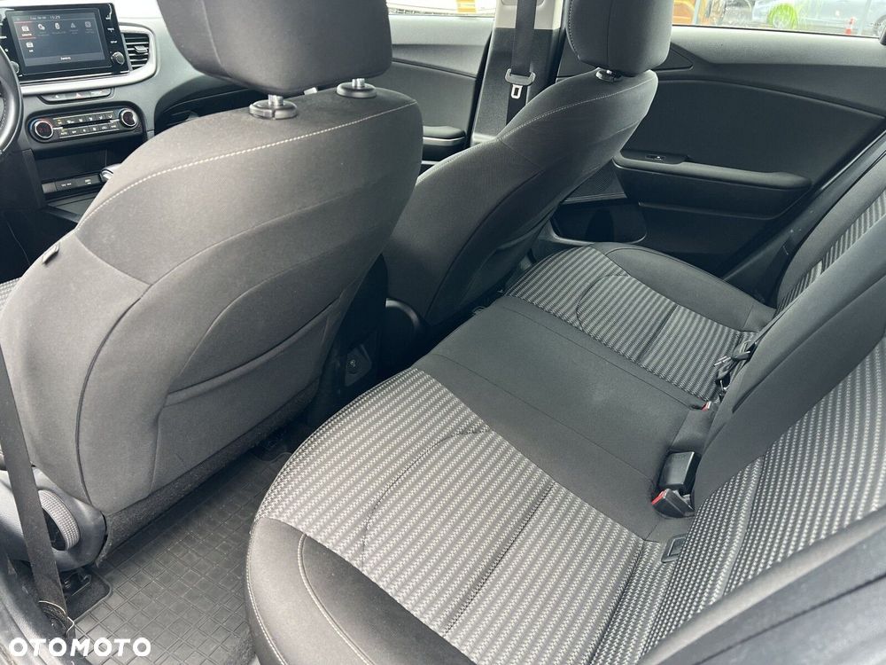 Kia Ceed - 25