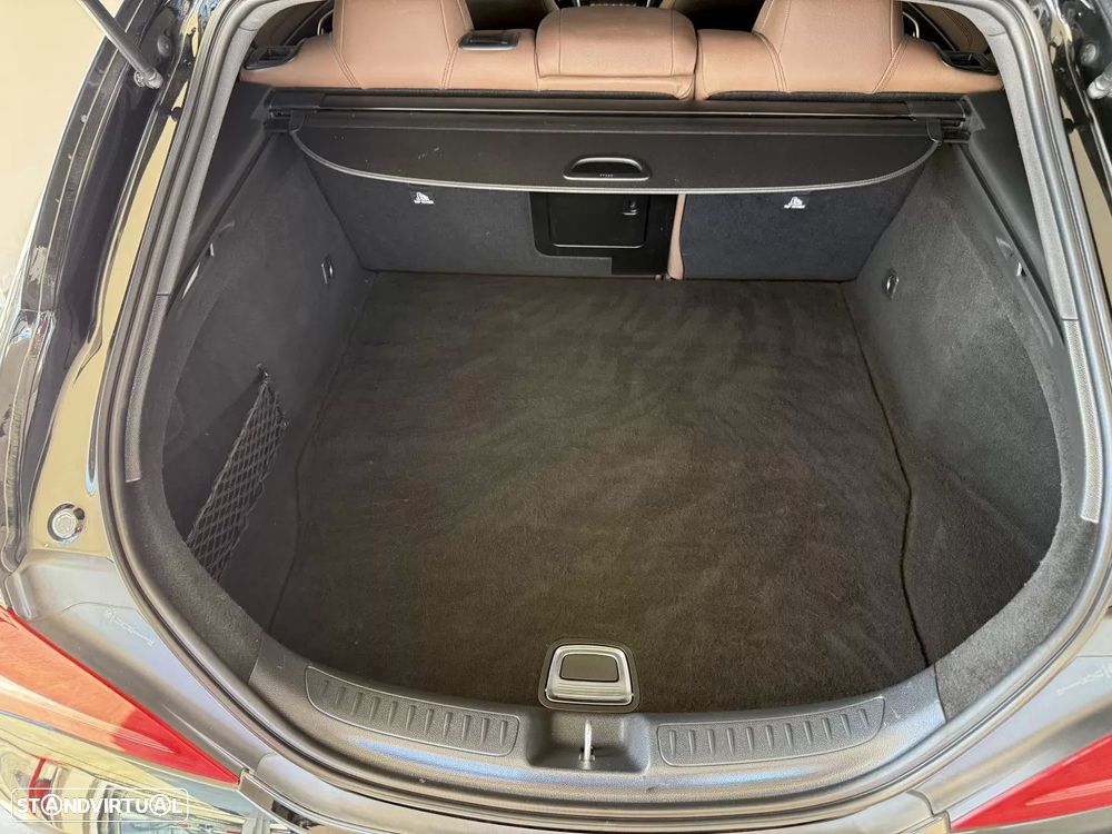 Mercedes-Benz CLA 200 d Shooting Brake AMG Line - 33