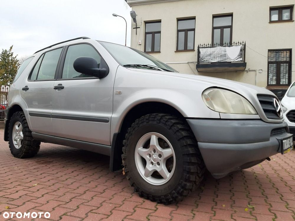 Mercedes-Benz ML 2000