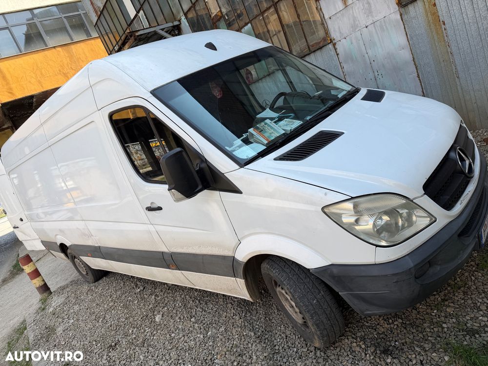 Mercedes-Benz Sprinter - 2
