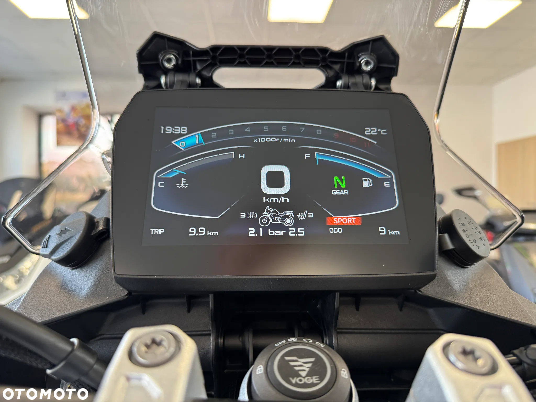 VOGE 900DSX - 9