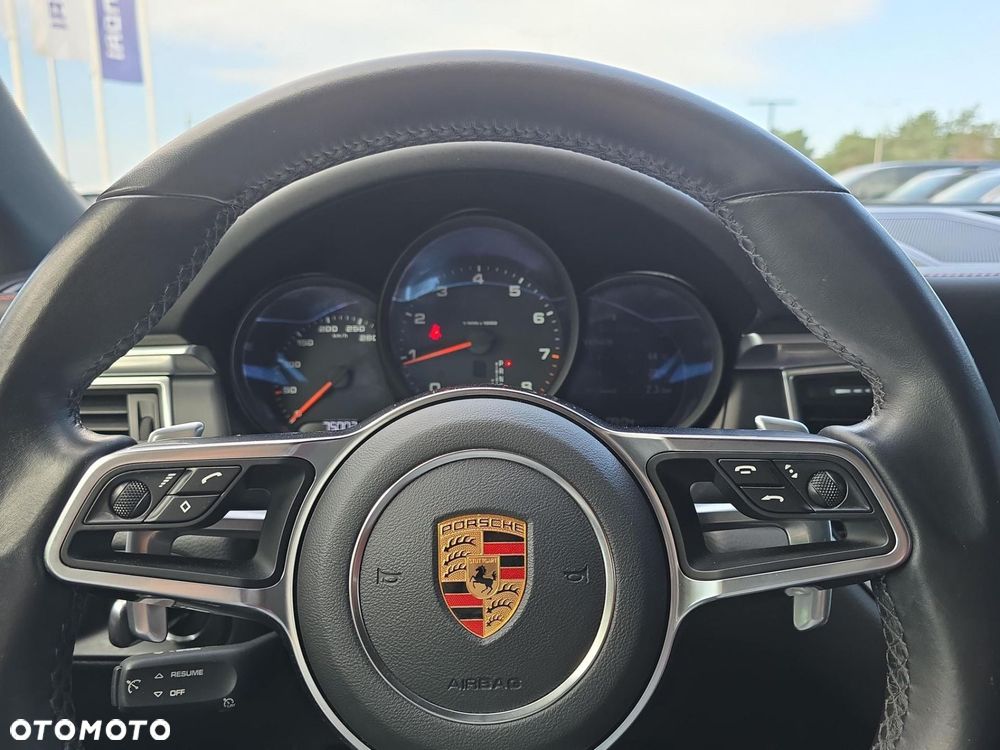 Porsche Macan Standard - 23