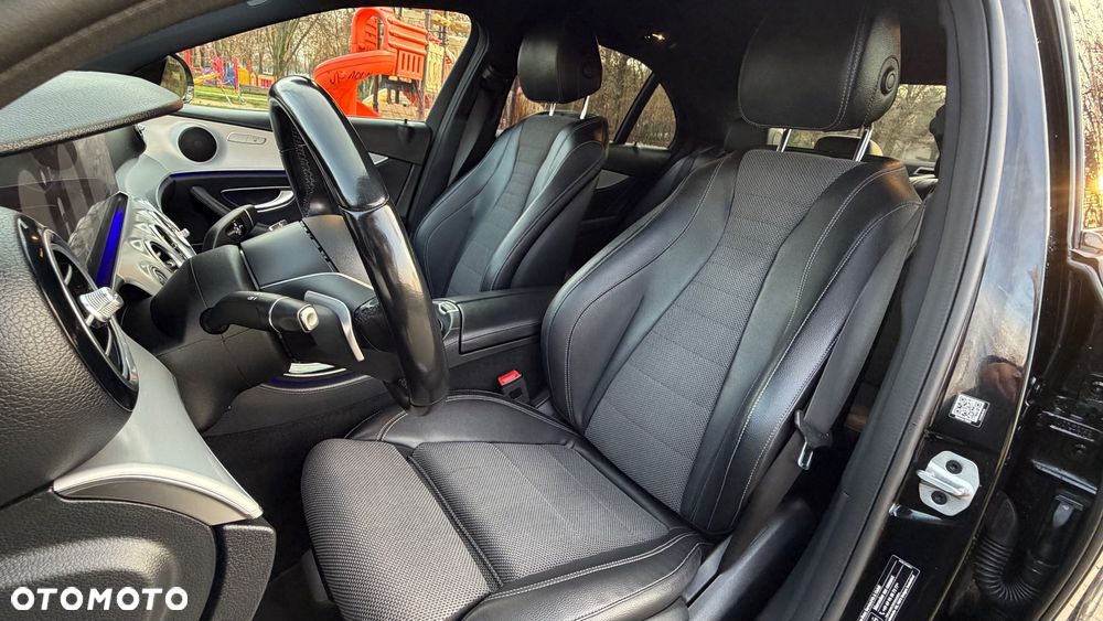 Mercedes-Benz Klasa E 220 d 9G-TRONIC - 38