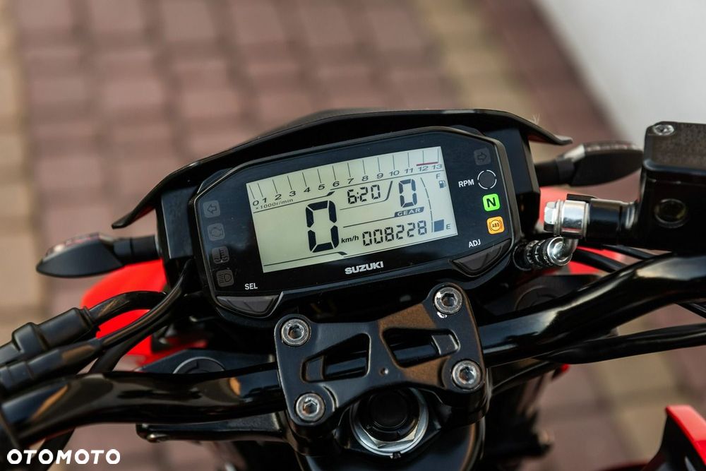Suzuki GSX - 8