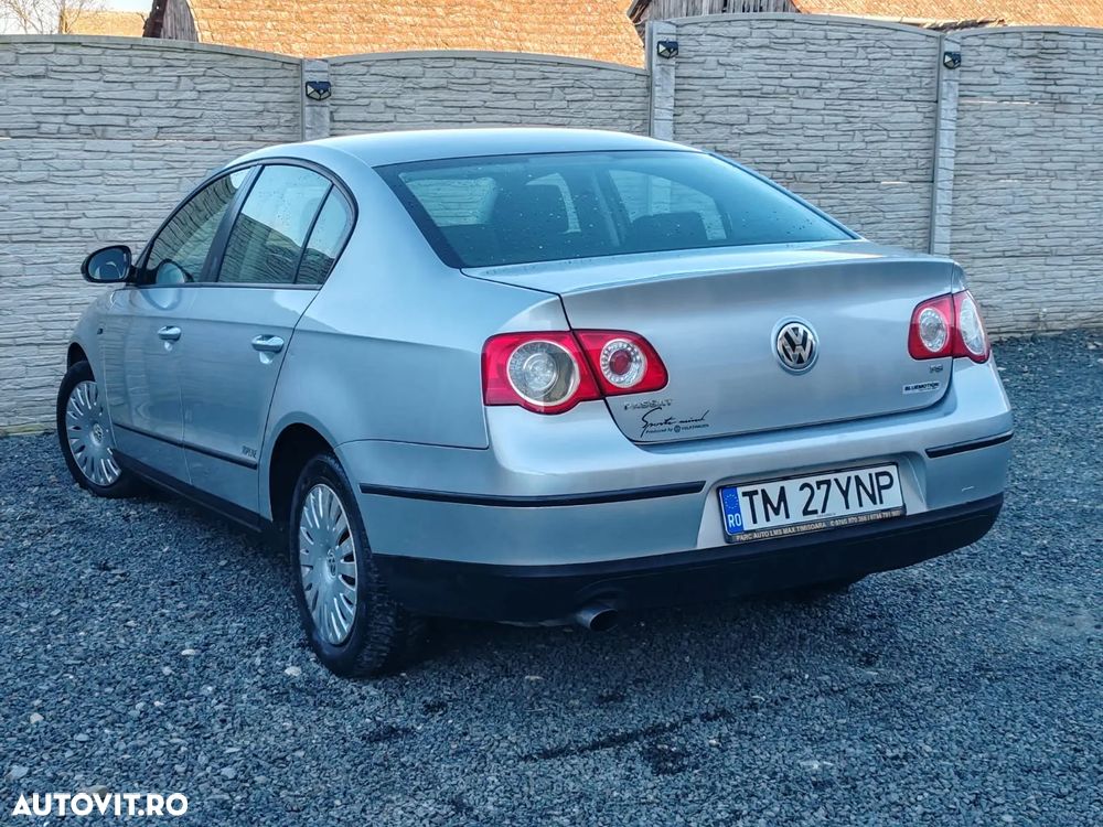 Volkswagen Passat - 4