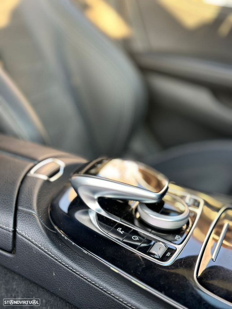Mercedes-Benz E 220 d AMG - 12
