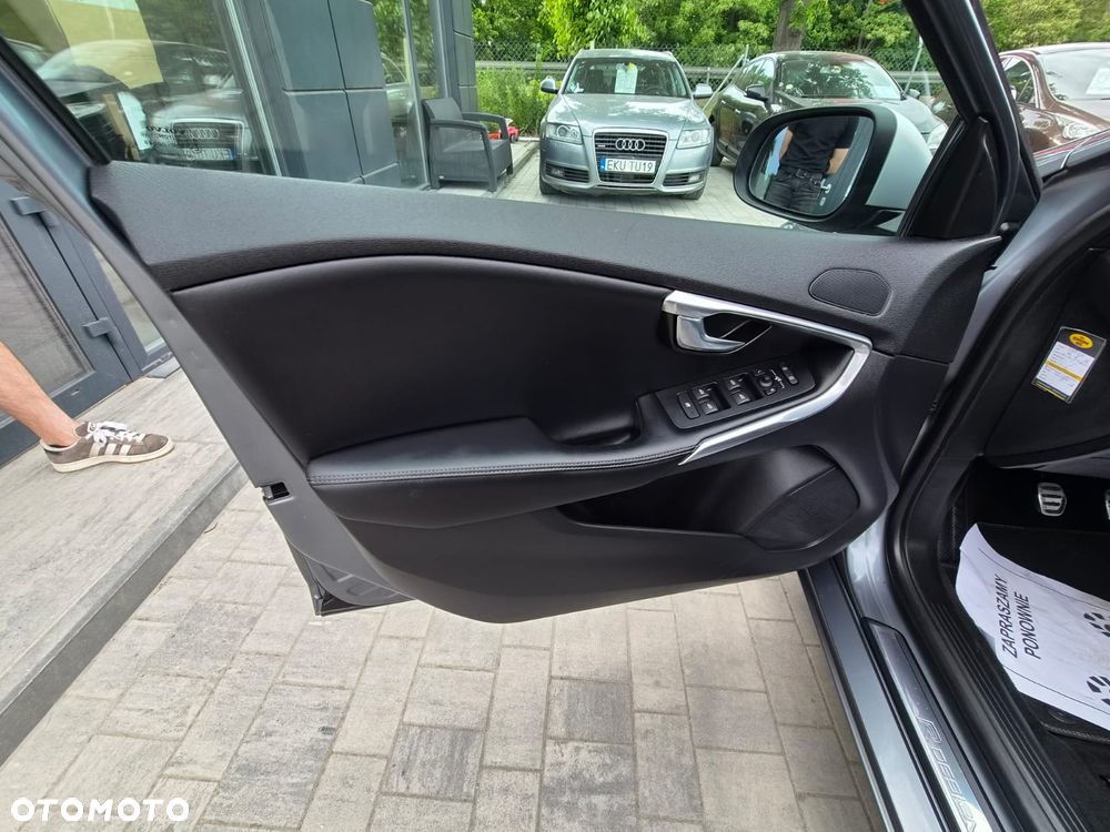 Volvo V40 D2 Kinetic - 20