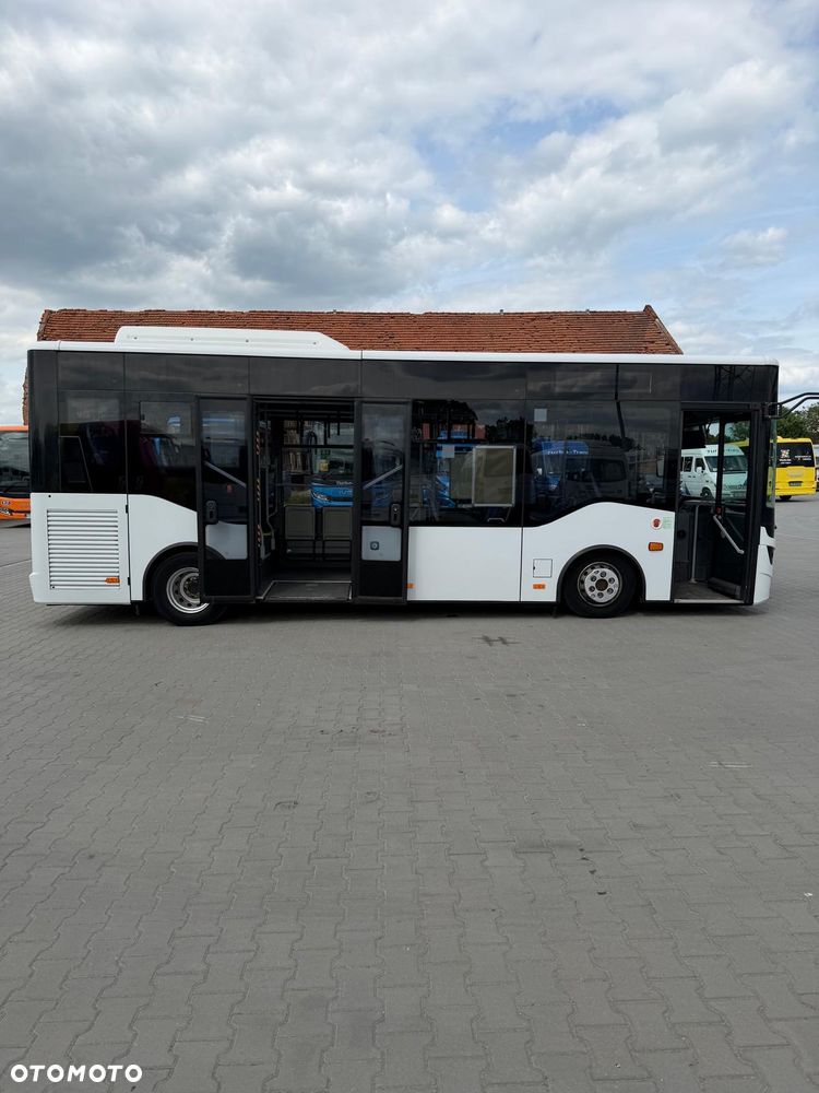Isuzu Novociti Life 65 miejsc - 7