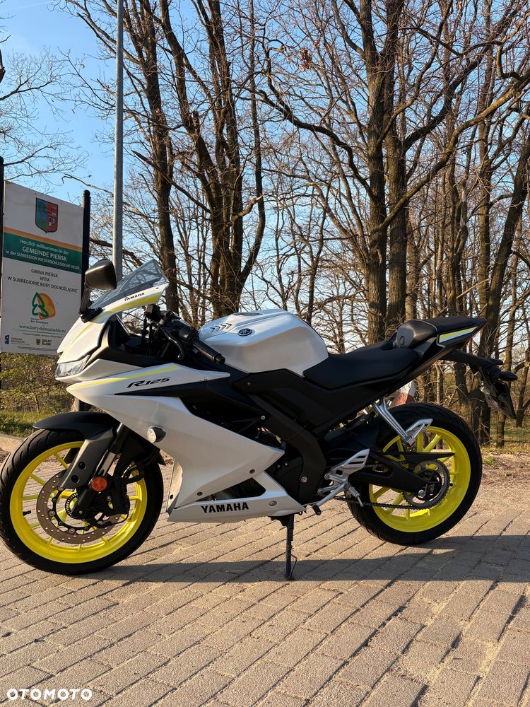 Yamaha YZF - 1