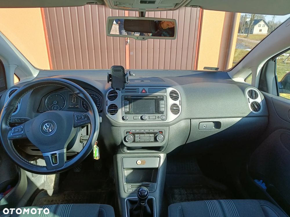 Volkswagen Golf 2.0 TDI DPF MATCH - 14