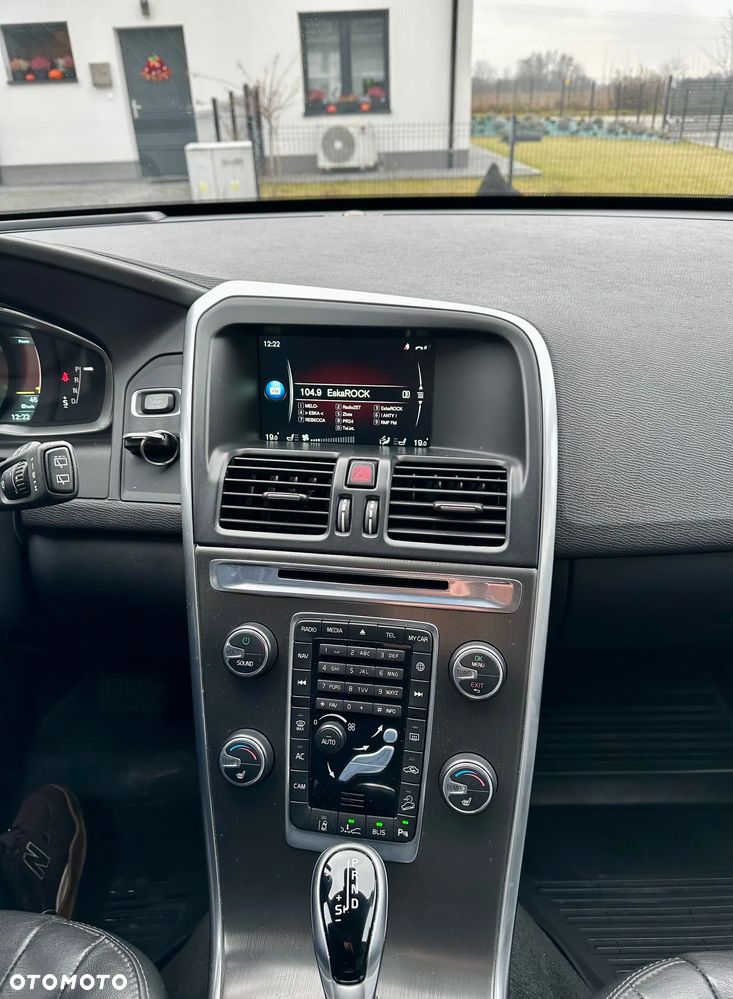 Volvo XC 60 D5 AWD Geartronic Summum - 16