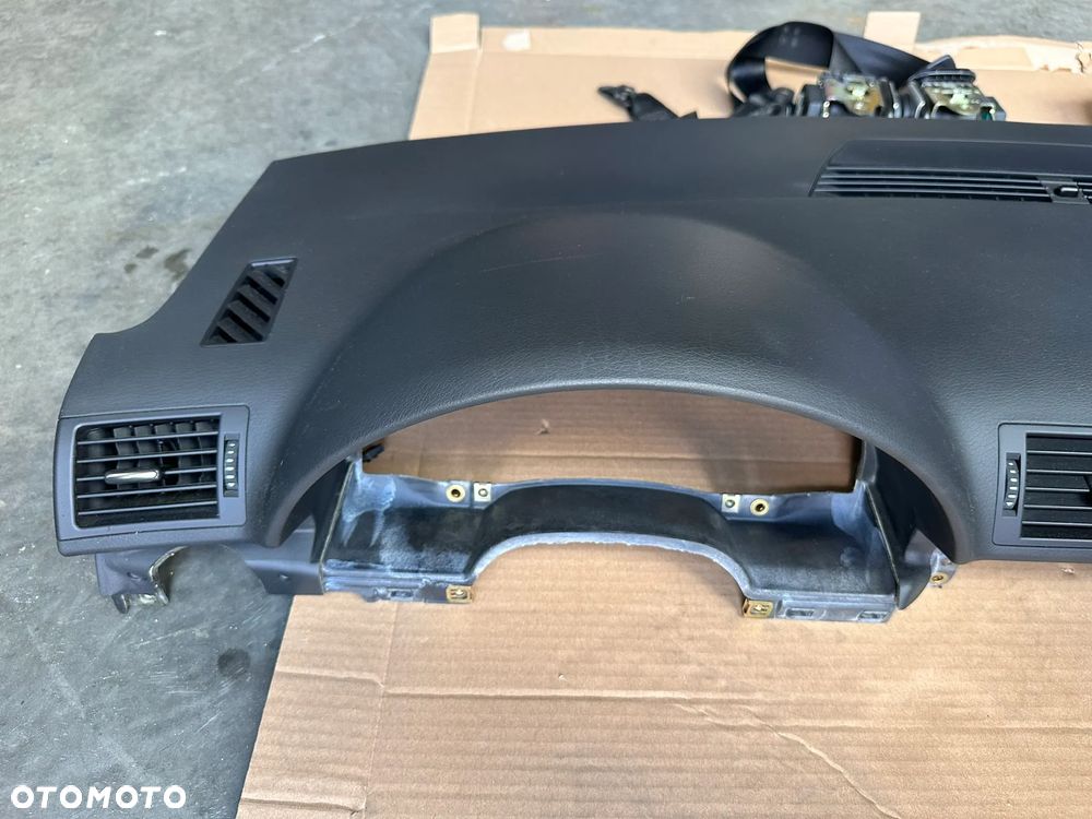 Deska rozdzielcza, konsola, poduszki, airbag, pasy Audi A4 B6 - 7