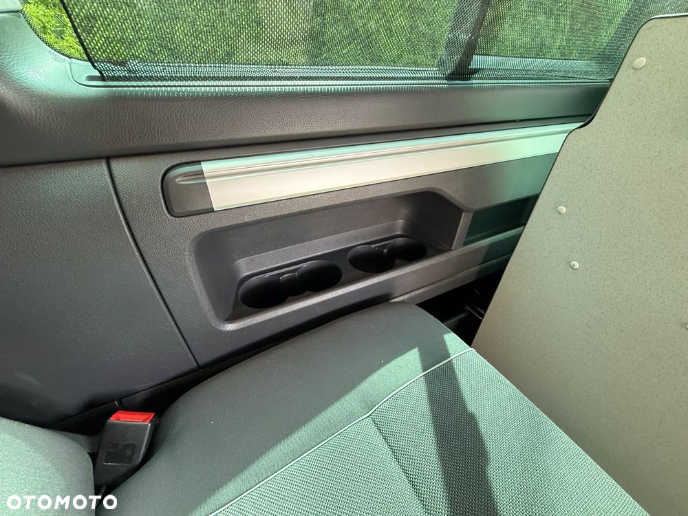Volkswagen Multivan - 33
