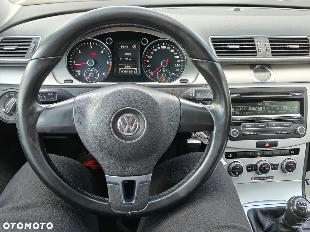 Volkswagen Passat 1.6 TDI Comfortline - 20