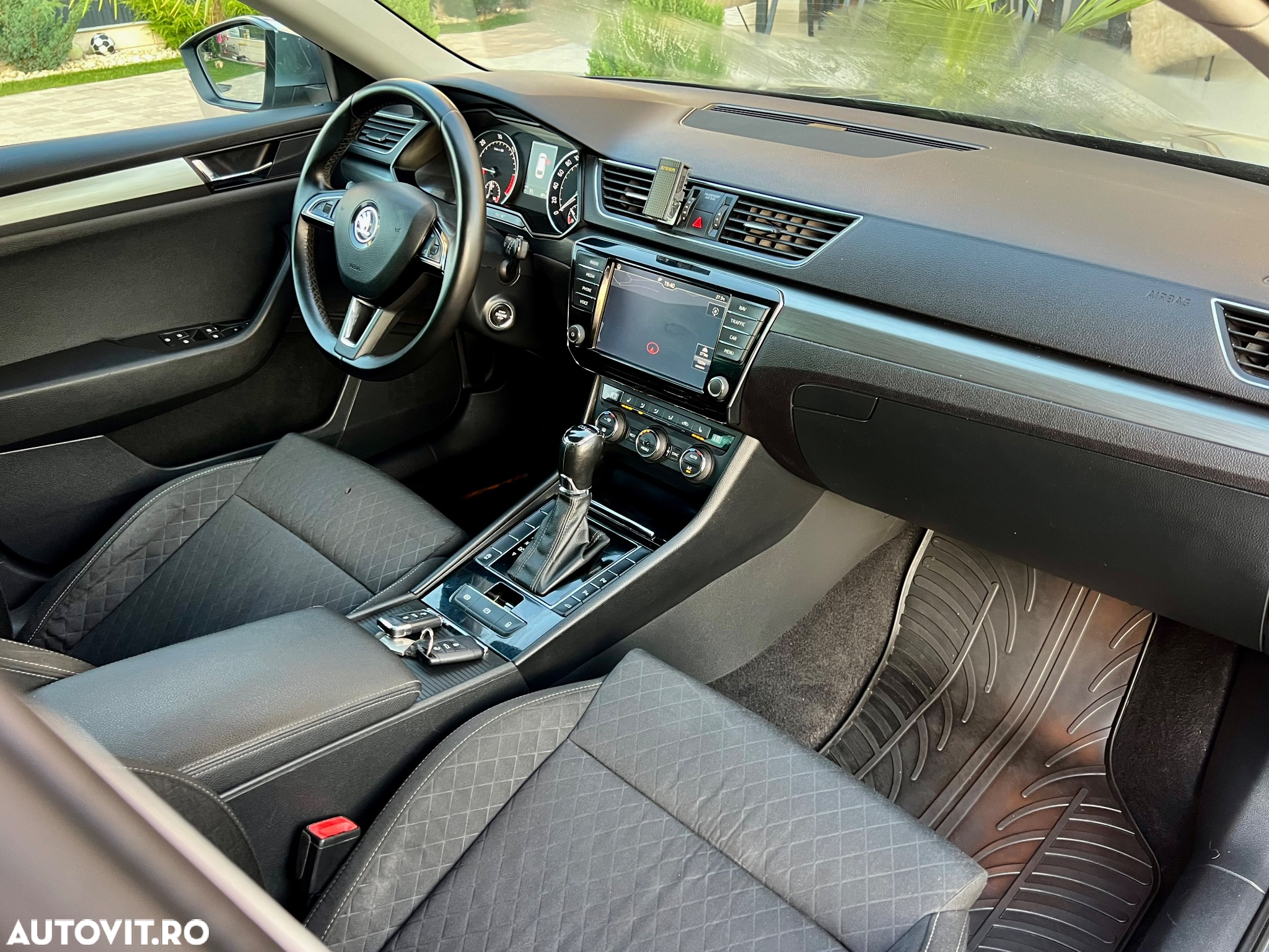 Skoda Superb Combi 1.6 TDI DSG Ambition - 38