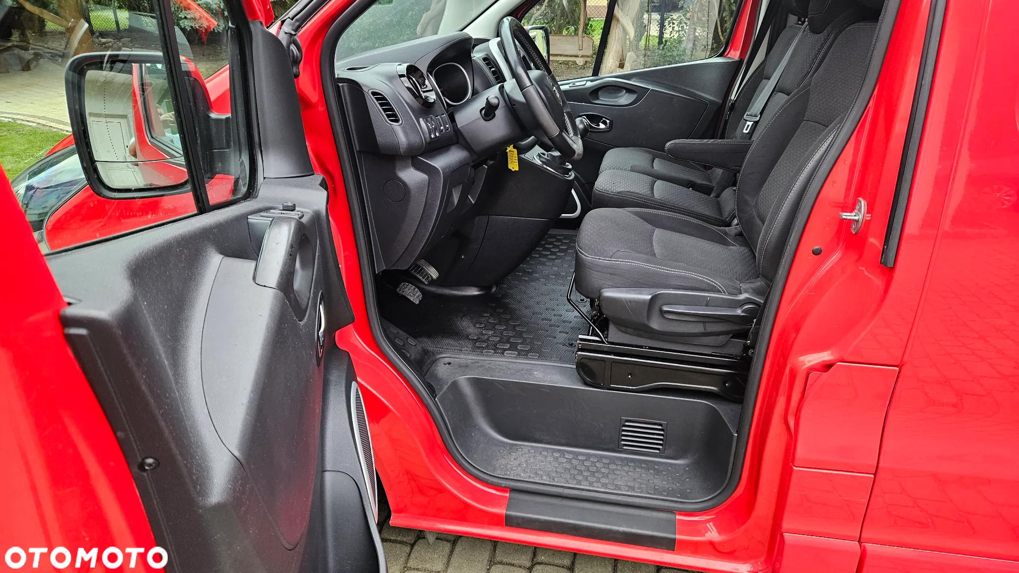 Opel Vivaro - 11