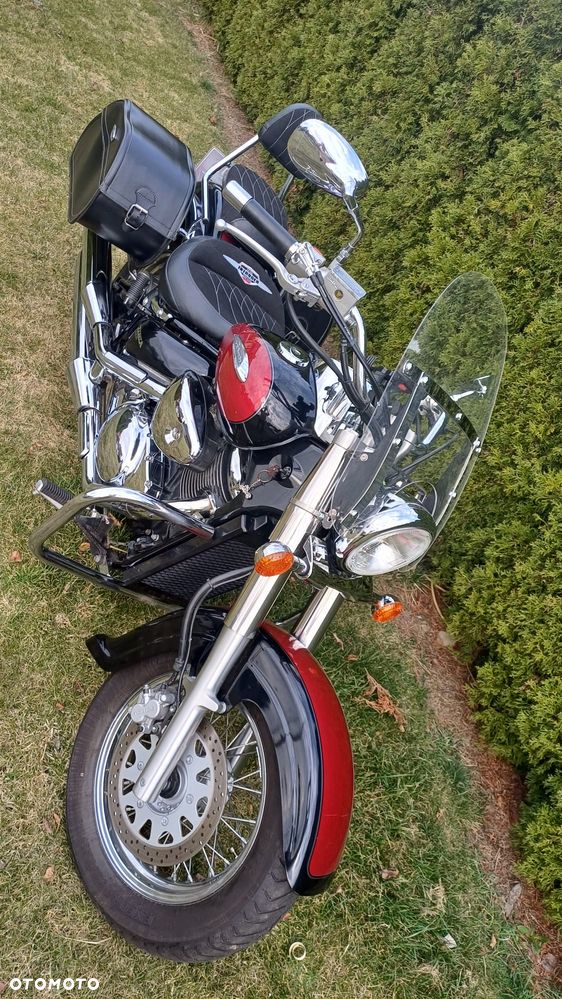 Suzuki Intruder - 13