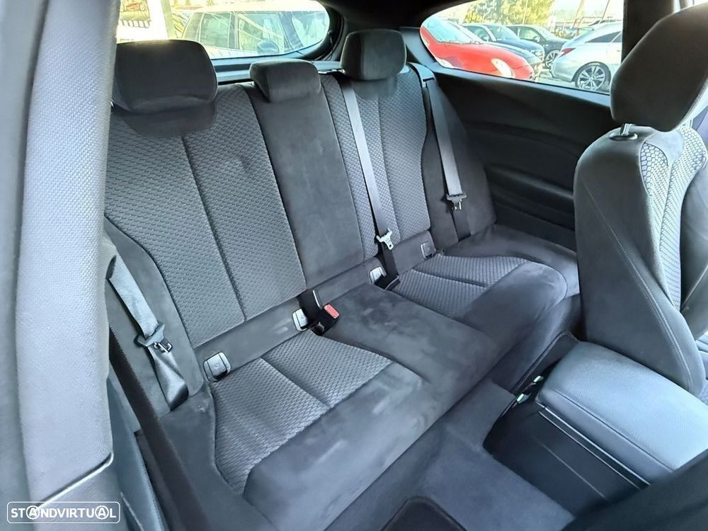 BMW 118 dA Pack M - 11