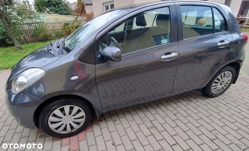 Toyota Yaris 1.33 2010 - 1