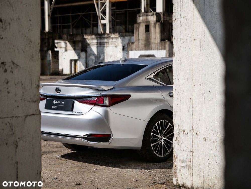 Lexus ES 300h Business Edition - 13