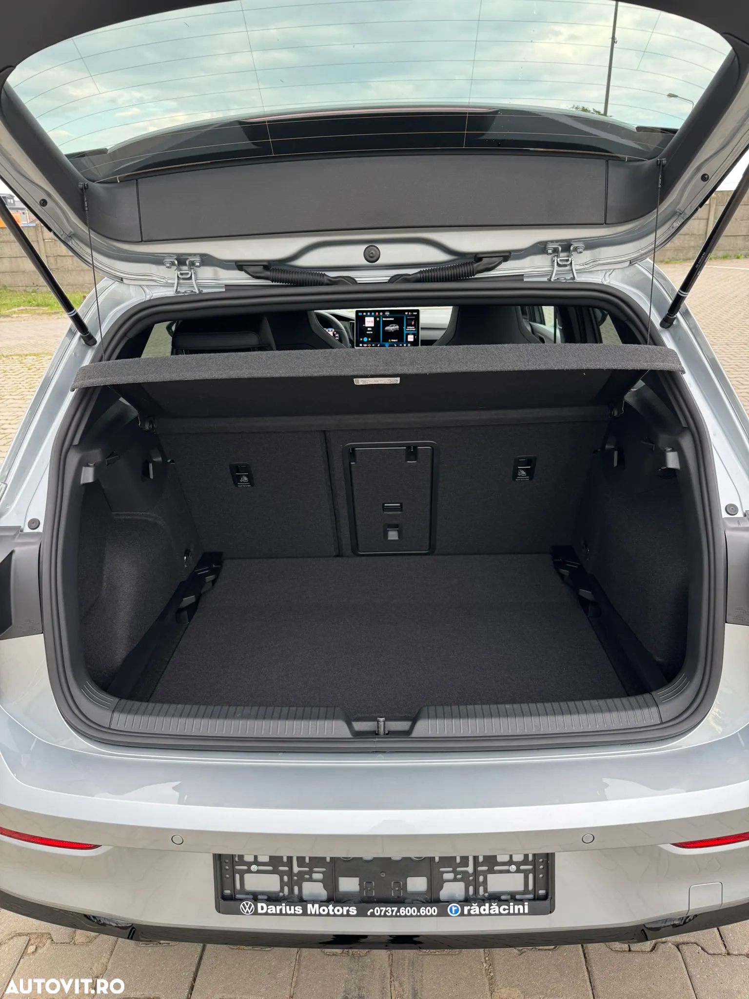Volkswagen Golf 1.5 eTSI ACT DSG MHEV R-Line - 23