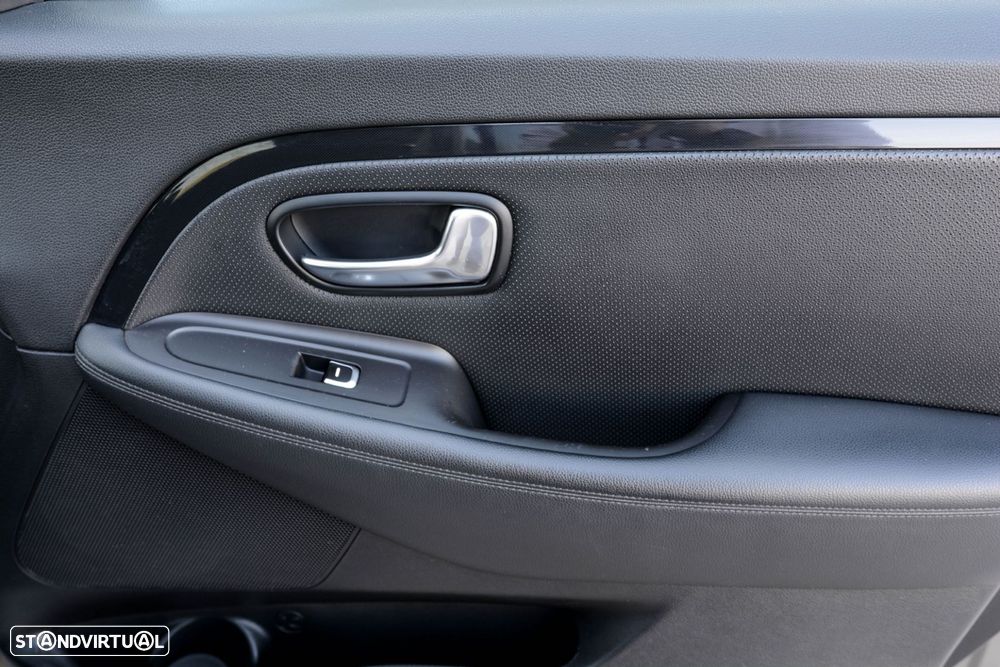 Kia Carens 1.7 CRDi ISG TX - 40