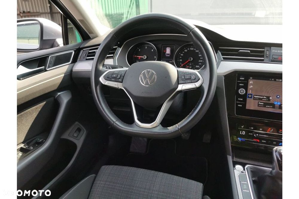 Volkswagen Passat Variant 2.0 TDI EVO Business - 10