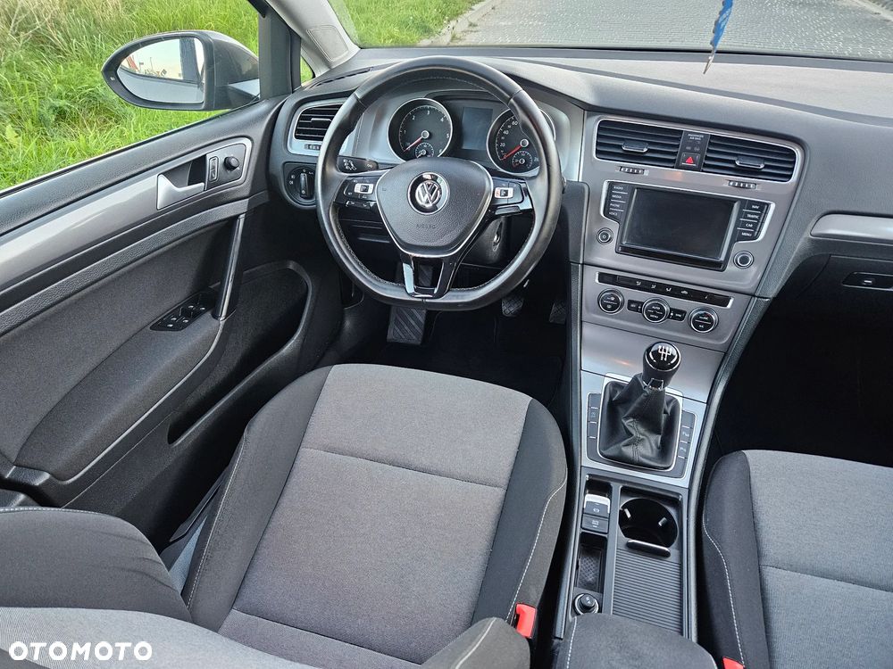 Volkswagen Golf - 31