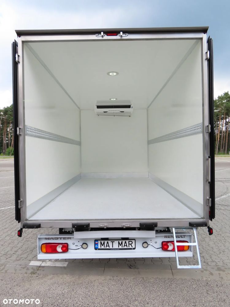 Renault Master 2.3 dCi 163 Km WZMACNIANY Chłodnia -20*C + 30*C Z Izoterma 4.20 Cm 8 Euro Palet Zasilanie V230 Funkcja Grzania Kabina Sypialniana WEBASTO Stan Jak NOWY - 21