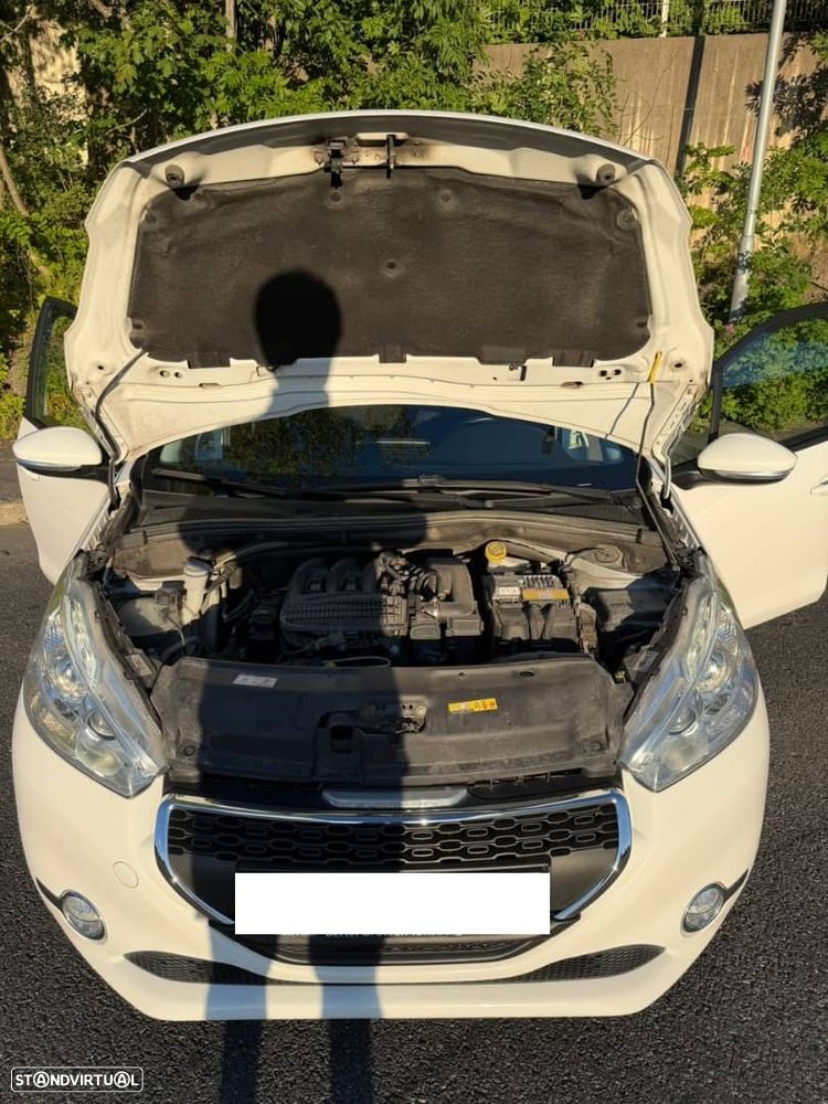 Peugeot 208 - 2