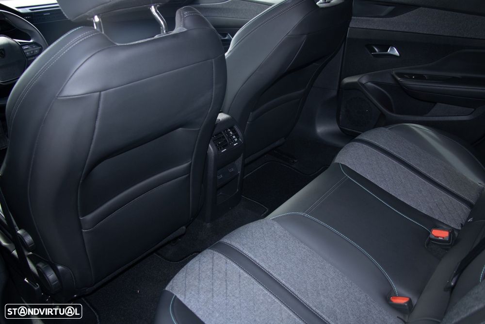 Peugeot 408 1.2 PureTech Allure Pack EAT8 - 34