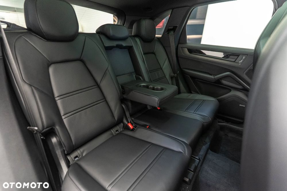 Porsche Cayenne Black Edition - 13
