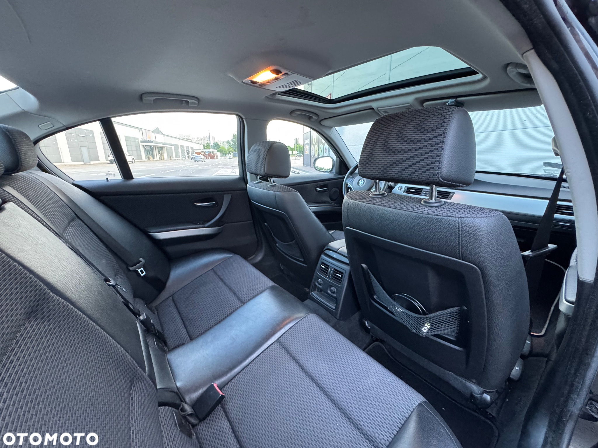BMW Seria 3 318i - 9