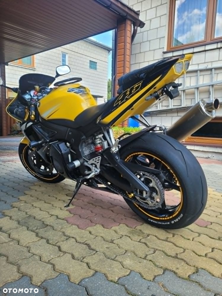 Yamaha R6 - 4