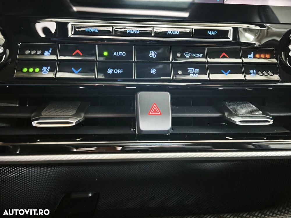 Toyota Highlander 2.5 Hybrid Luxury - 21