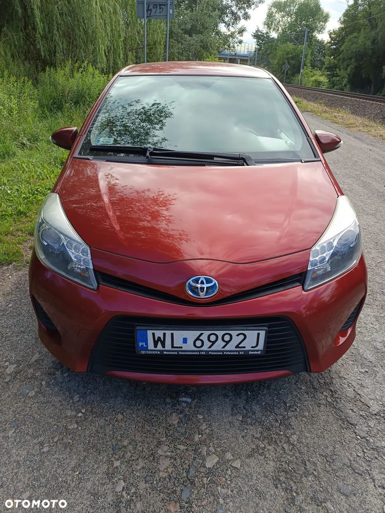 Toyota Yaris Hybrid 100 Premium - 3