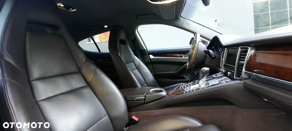Porsche Panamera 4S - 8