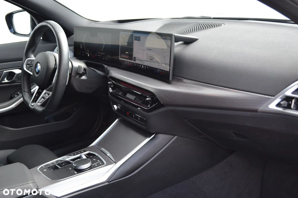 BMW Seria 3 330i xDrive M Sport - 12