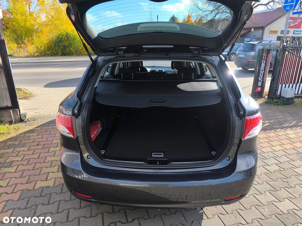 Toyota Avensis 1.8 Life - 17