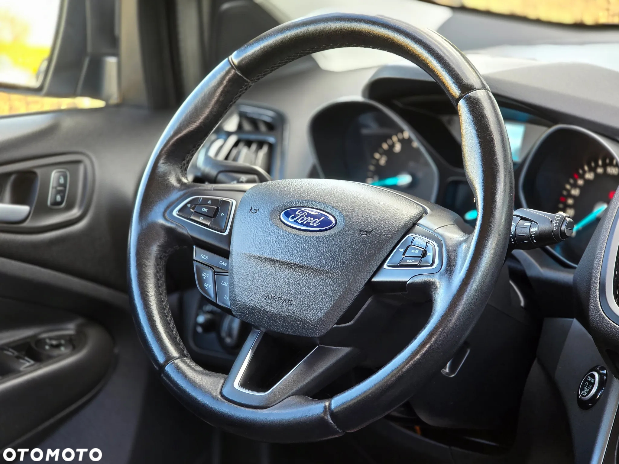 Ford Kuga 1.5 EcoBoost 2x4 Trend - 23
