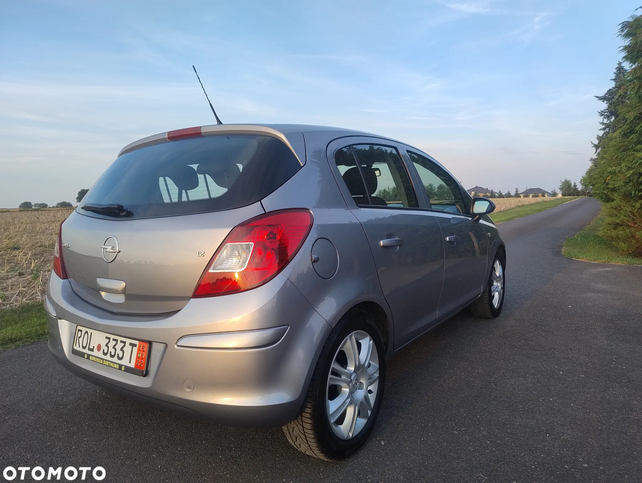 Opel Corsa 1.2 16V Cosmo - 8
